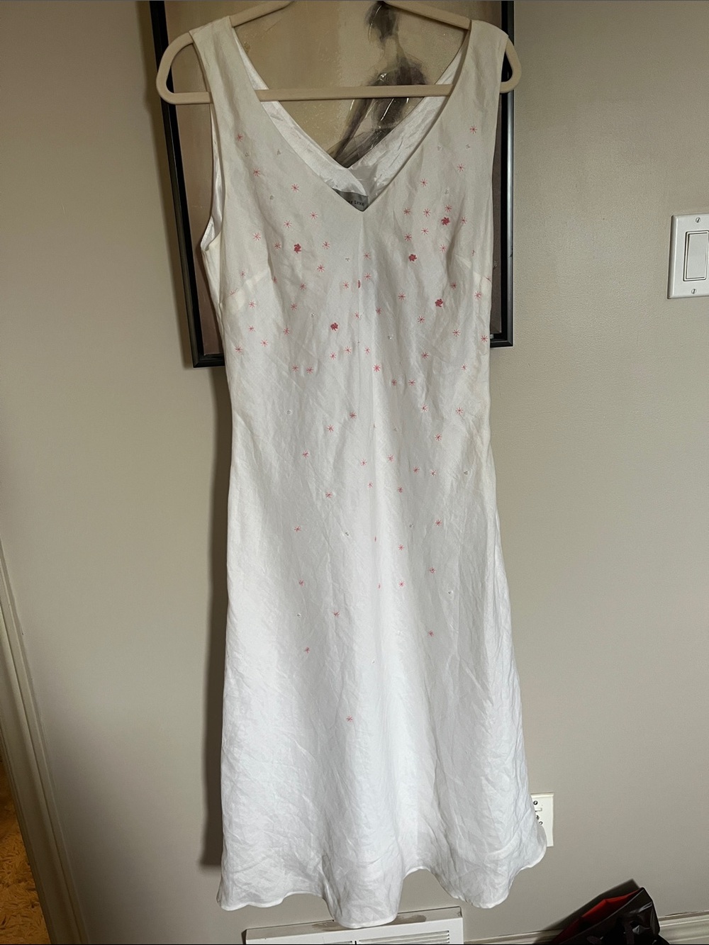 Gorgeous Melanie Lyne 100% Linen White  lined Dress with Pink flower Accents